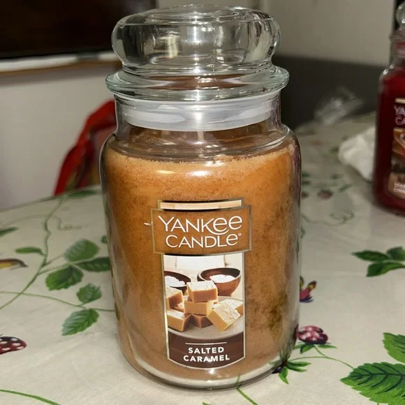 NWT Yankee Candle Salted Caramel Large Glass candle - Picture 4 of 9